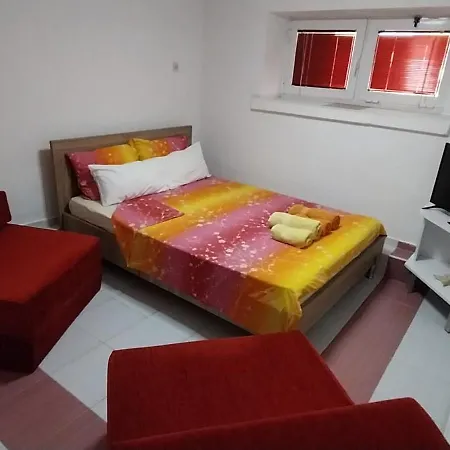 Apartment Pink On Basic *